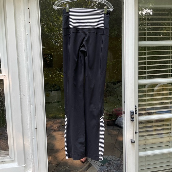 Lululemon Run: Ice Queen Pant. Size 6. - Picture 7 of 12